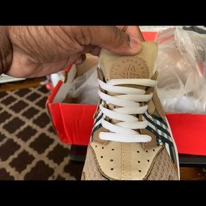 burberry huaraches sneakers